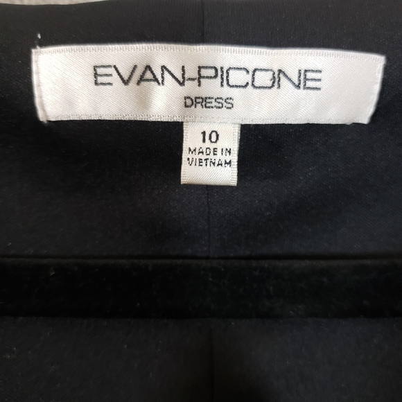 EVAN Picone Dress - Picture 10 of 11